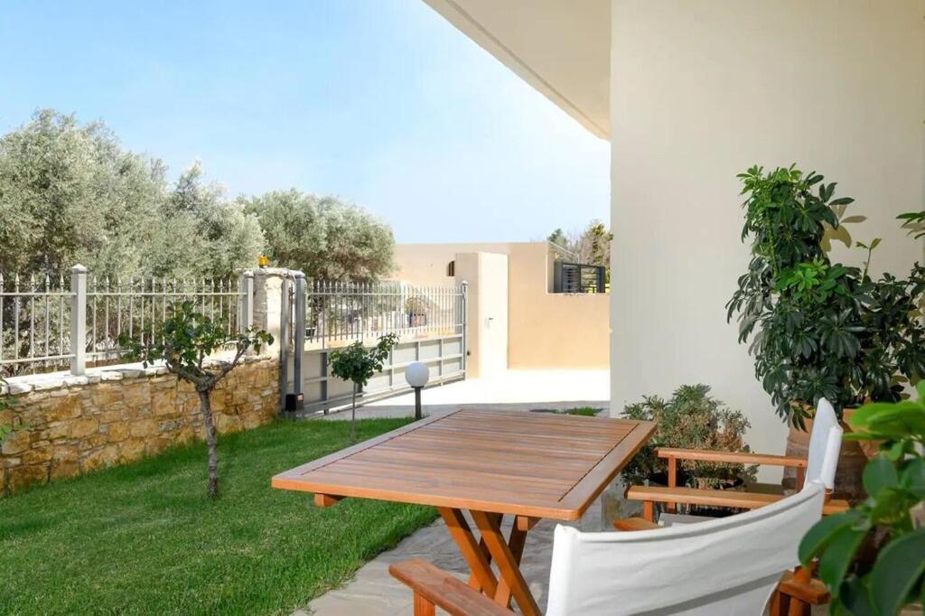 Vasiliki'S House Apartment Porto Rafti Exterior photo